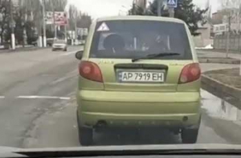 В соцсети обсуждают гения парковки (ВИДЕО)