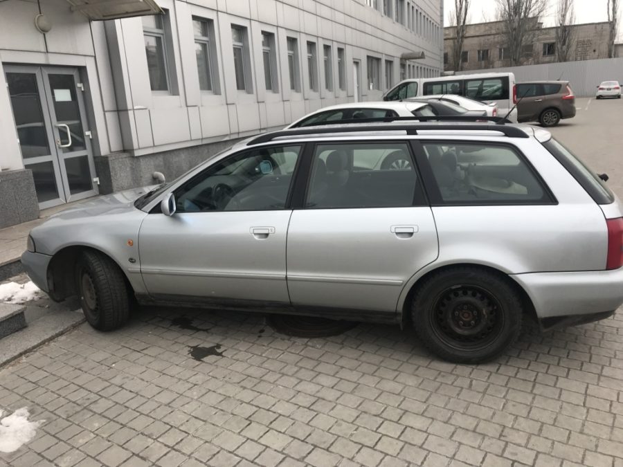 В Запорожье владельцы евроблях попались на мошенничестве при растаможке авто (ФОТО)
