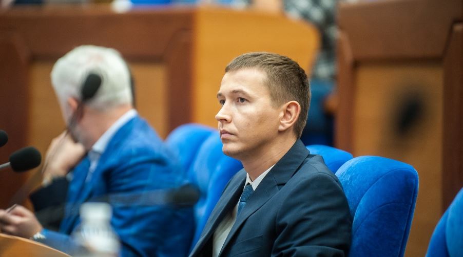 В девяти громадах Запорожской области бюджетники остались без зарплат — депутат Оппозиционного блока намерен отстоять их интересы