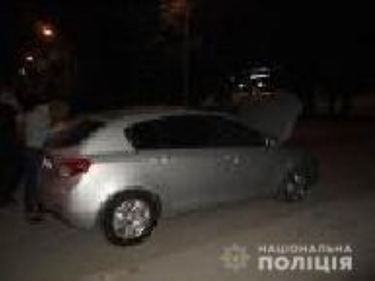 В Запорожье обстреляли автомобиль местного жителя: появились новые подробности (ФОТО)