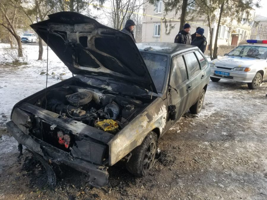 В Запорожской области ночью по неизвестным причинам загорелся автомобиль (ФОТОФАКТ)