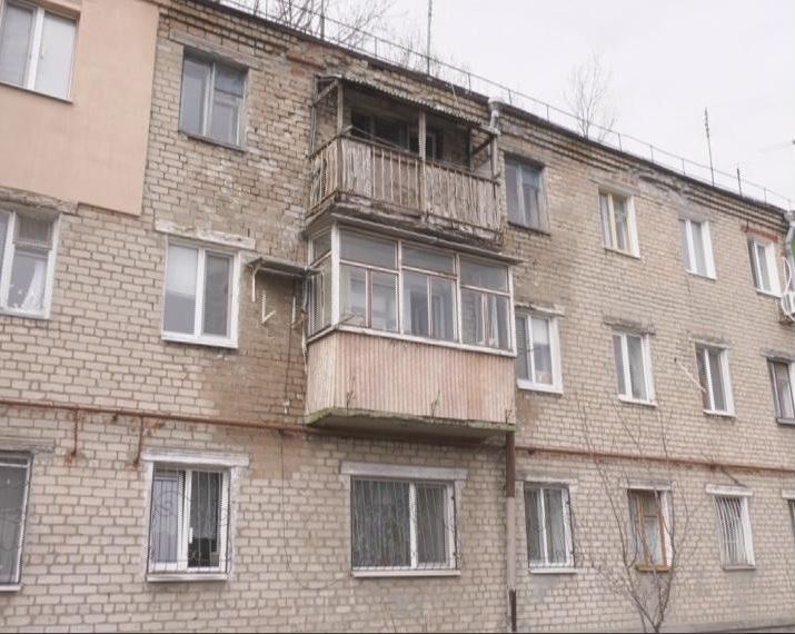 В Запорожской области из-за аварийной крыши начинает рушиться многоэтажка (ФОТОФАКТ)