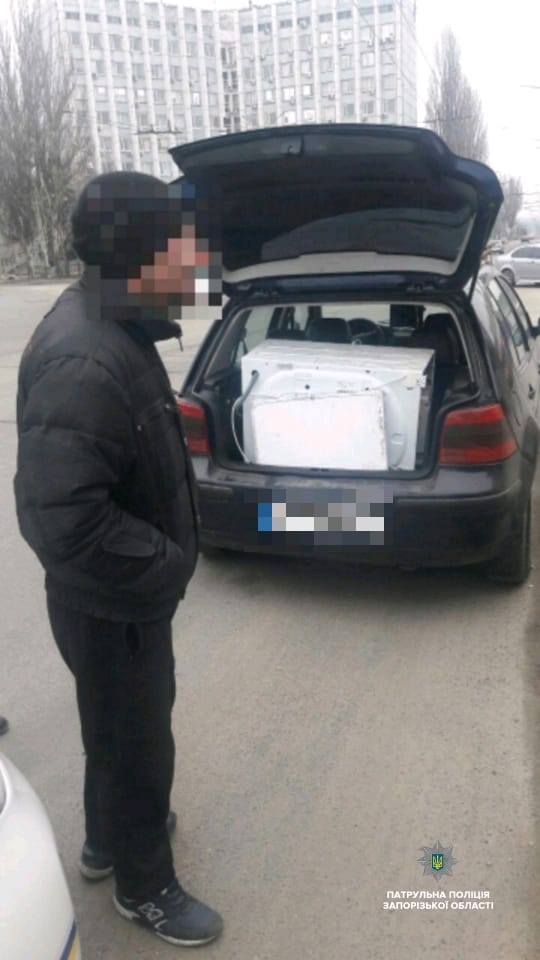 В Запорожье мужчина украл стиральную машинку со съемной квартиры (ФОТО)