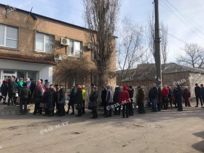 В Мелитополе горожане взяли штурмом абонотдел РЭС (ВИДЕО, ФОТО)