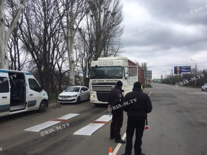 В Запорожской области останавливают и проверяют все фуры: подробности и ФОТО