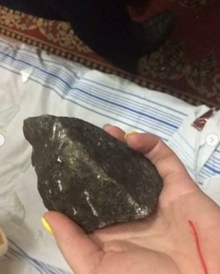 В Запорожье хулиганы забросали булыжниками пассажирский поезд (ФОТО)