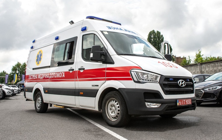 В Запорожской области на парковке возле супермаркета машина сбила женщину