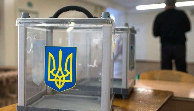 Известный запорожец сделал запрещенное селфи с бюллетенем (ФОТОФАКТ)