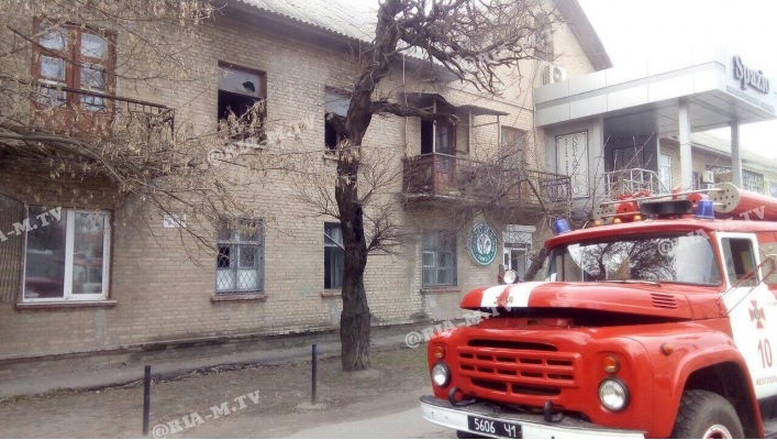 В Запорожской области люди выпрыгивали из окон горящего дома: подробности и ФОТО