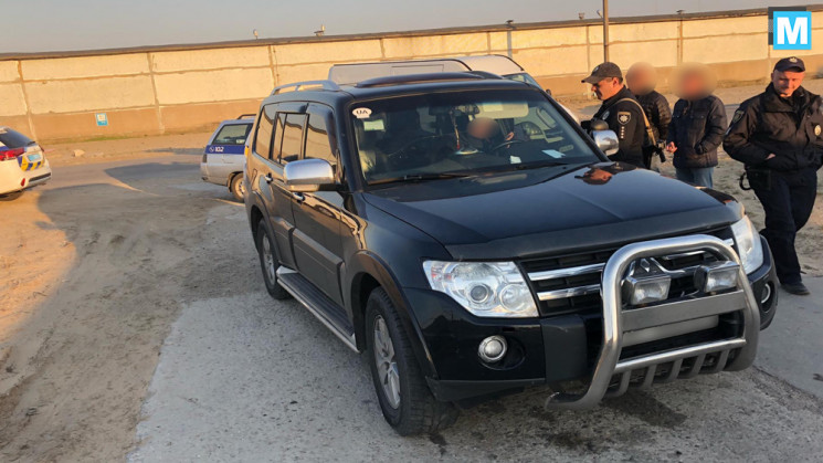 В Запорожской области пьяный водитель на внедорожнике угрожал полицейским (ФОТО)
