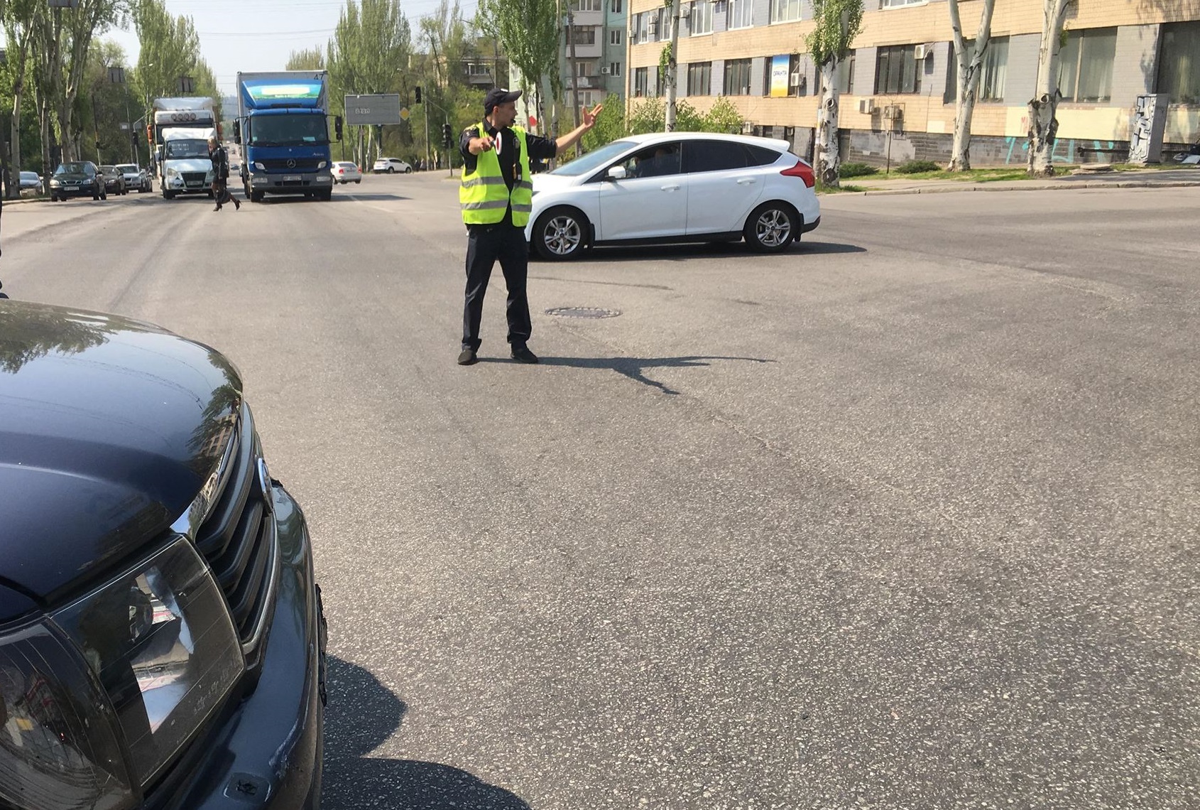 В центре Запорожья из-за неработающих светофоров столкнулись машины (ФОТО)