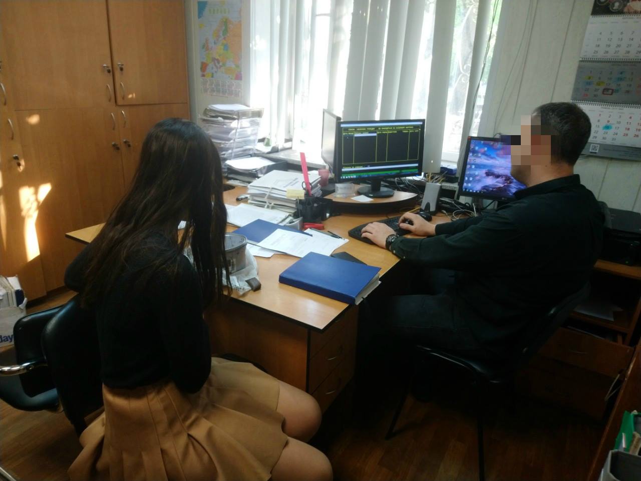 В Запорожье нелегально проживала студентка-иностранка: девушку пыталась обмануть адвокат (ФОТО)