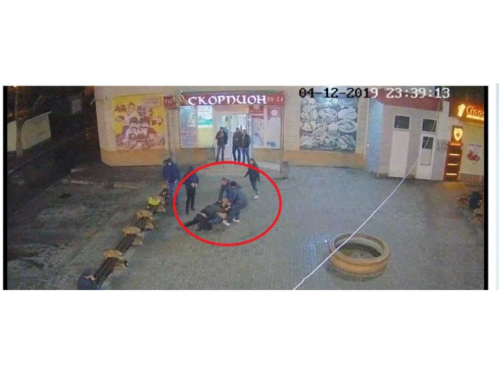 В Запорожской области камеры наблюдения зафиксировали массовую драку (ФОТО)