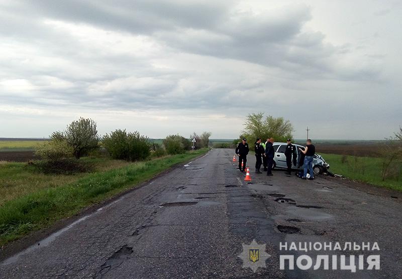 На трассе под Запорожьем в ДТП разбились 4 человека: подробности и ФОТО