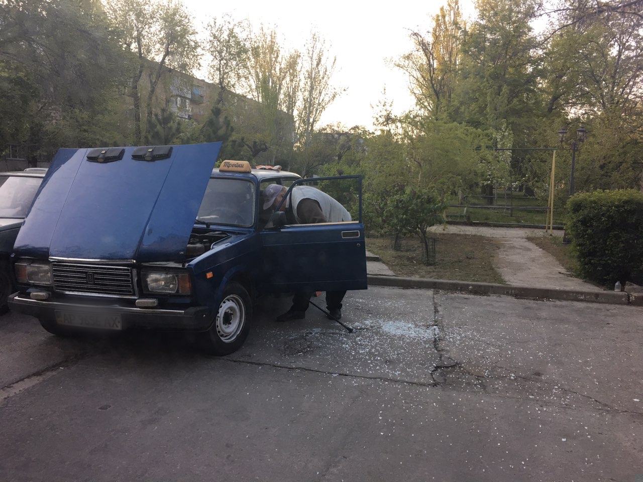 В Запорожской области неизвестные разгромили стекла в припаркованных автомобилях (ФОТО)