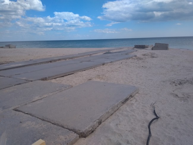 На популярном запорожском курорте начали строить аллею моря (ФОТОФАКТ)