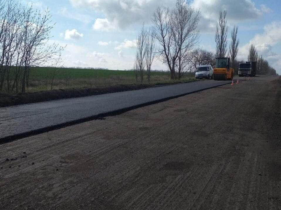 Запорожские ремонтники залатали около 18 тысяч квадратов дорожного покрытия (ФОТО)