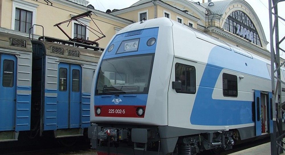 Через Запорожье будет ходить двухэтажный поезд на популярный курорт Азова (ФОТО)