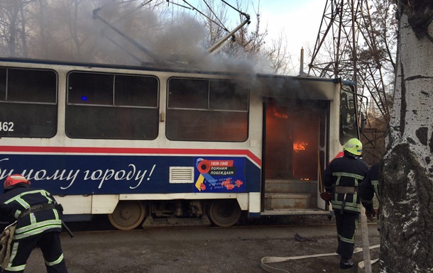 В Запорожье на Кичкасе сгорел трамвай