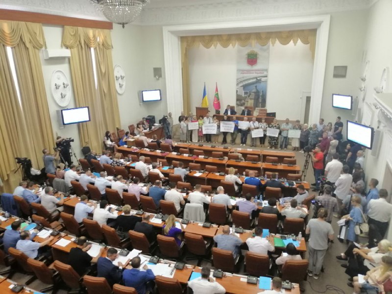 В Запорожье стартовала очередная сессия горсовета: что рассмотрят (ФОТО)