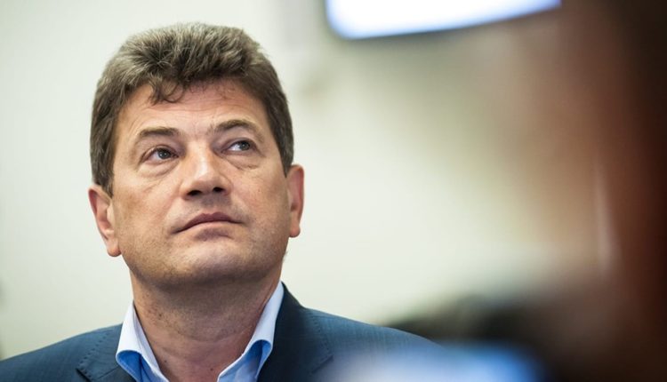 Мэр Запорожья вышел на работу после больничного