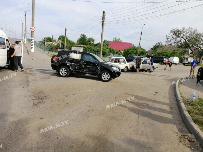 В Запорожской области произошло масштабное ДТП при участии легковушки и внедорожника: есть пострадавшие (ФОТО)