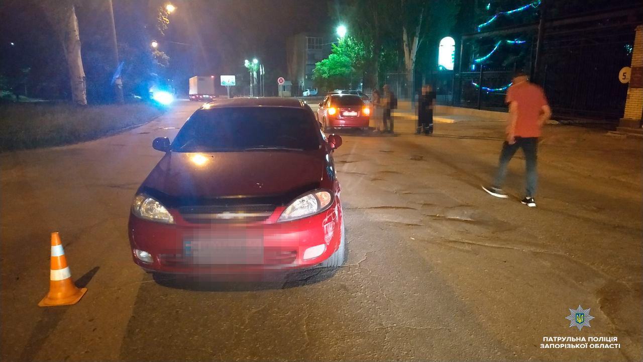 В Запорожье пьяный виновник ДТП напал на полицейского (ФОТО)