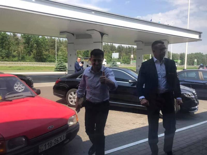 Президент Украины Владимир Зеленский опубликовал на своей странице неожиданное ФОТО 2 Президент Украины Владимир Зеленский опубликовал на своей странице неожиданное ФОТО