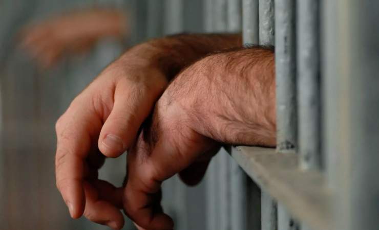 Житель Запорожья регулярно торговал наркотиками на Бабурке