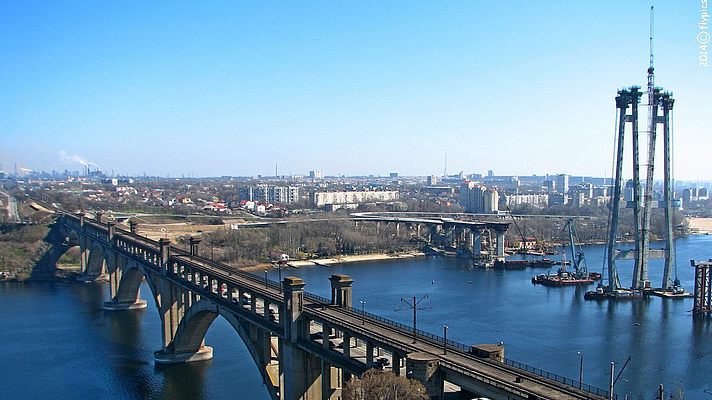 Пробка на запорожских мостах: машины сдают назад (ФОТО)