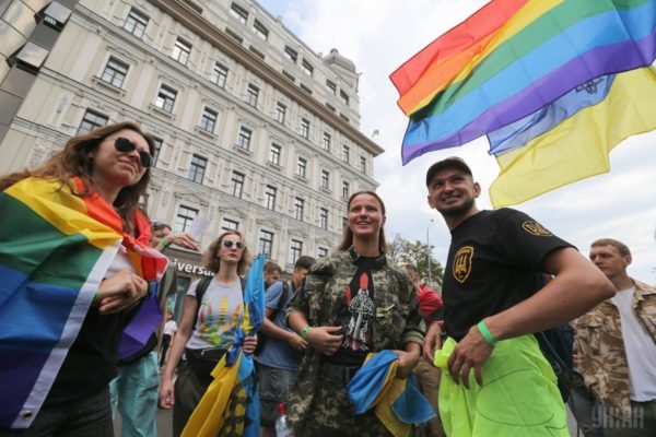 Запорожцы "засветились" на Марше равенства в Киеве: мнения разделились (ФОТО)