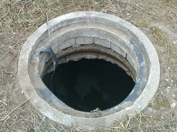 Запорожанка оказалась на глубине 4-х метров абсолютно одна (ФОТО)