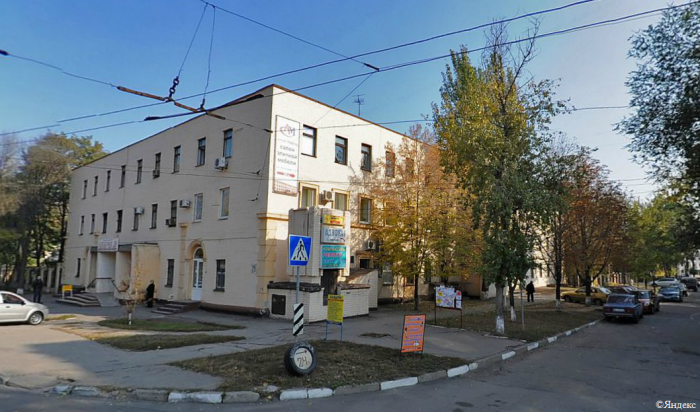 Запорожцы с трудом могут попасть в одну из городских поликлиник (ФОТО)