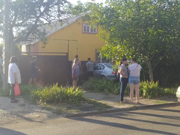 ДТП в Запорожской области: легковушка протаранила частный дом (ФОТО)