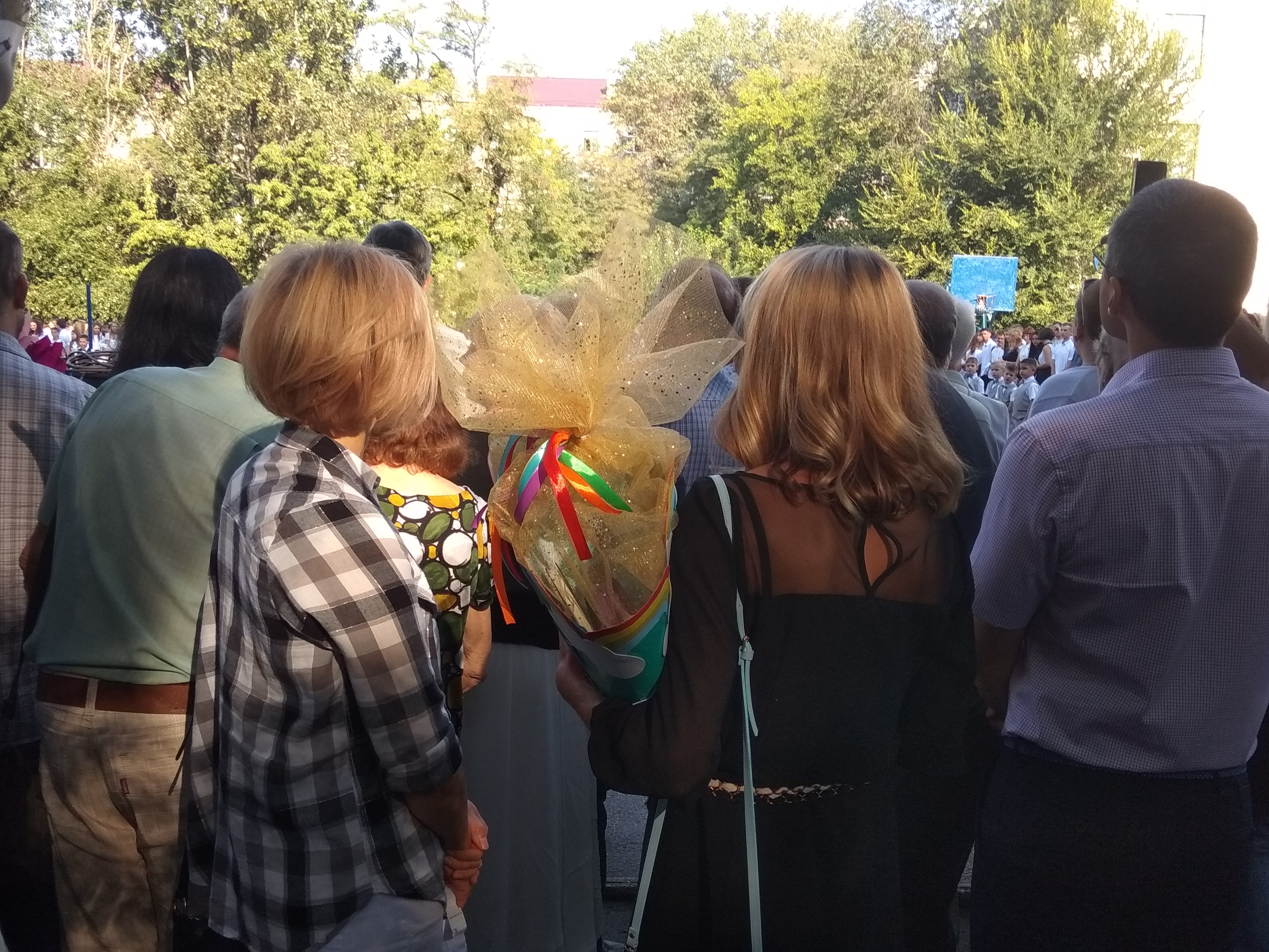Вместо букетов - цукертюте: в Запорожье День знаний отметили с новой традицией (ФОТО)
