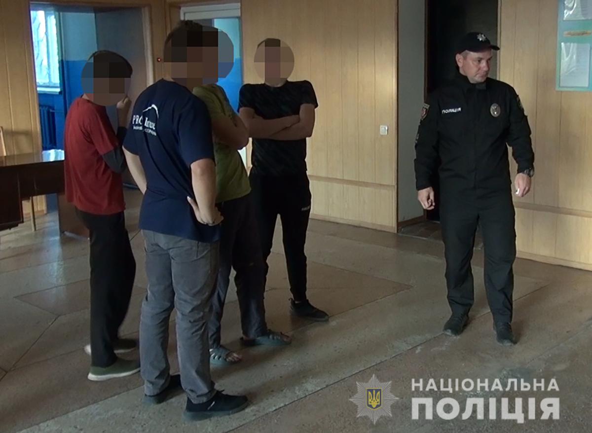 Задержан директор интерната, который эксплуатировал детский труд в Запорожской области (ФОТО)
