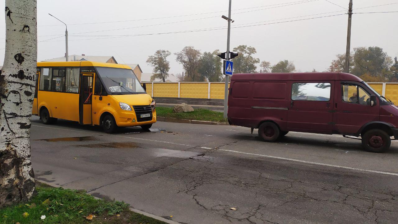 В Запорожье произошло ДТП с маршруткой (ФОТО)