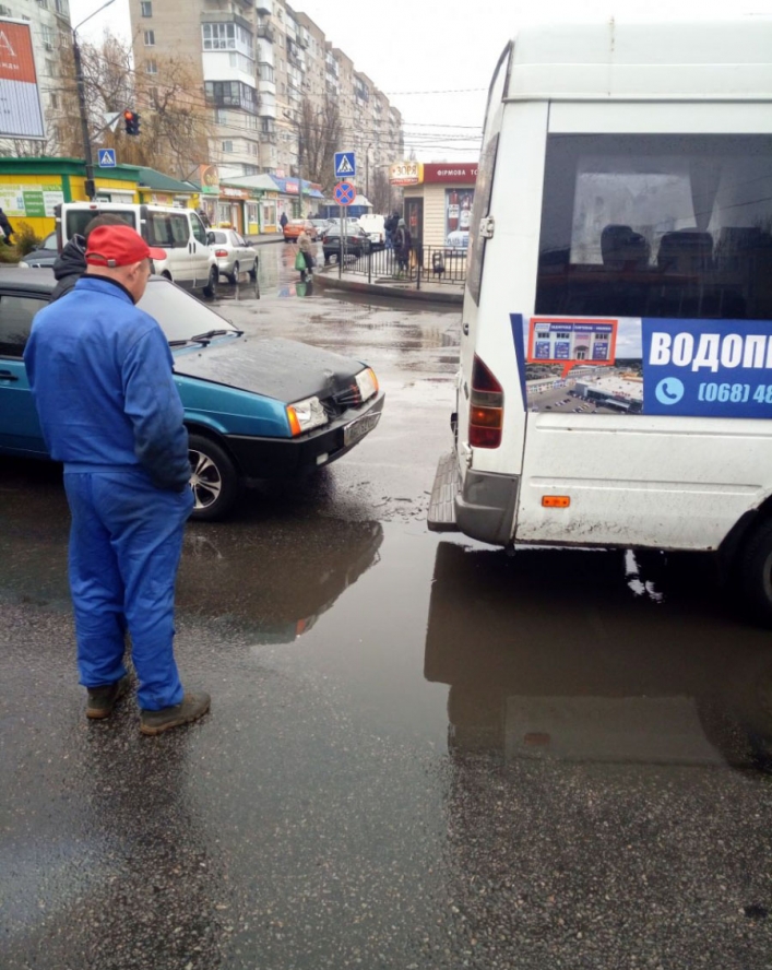 В Запорожской области в ДТП попала маршрутка (ФОТО)