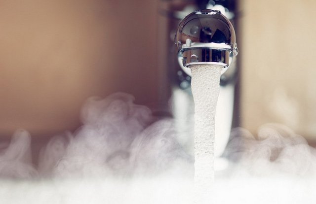 Запорожцы на месяц останутся без горячей воды (АДРЕСА)