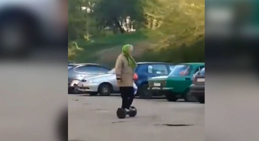 В Запорожье начали пародировать бабушку на гироскутере (ВИДЕО)