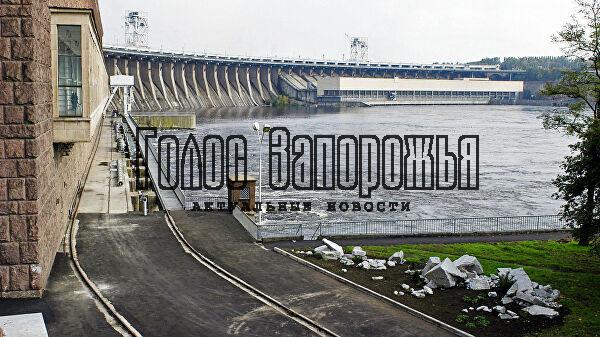 На плотине ДнепроГЭС произошло ДТП: движение затруднено