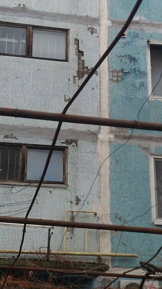 В стенах - сквозные дыры: в Запорожской области рассыпается многоэтажка (ФОТО) 3 В стенах - сквозные дыры: в Запорожской области рассыпается многоэтажка (ФОТО)