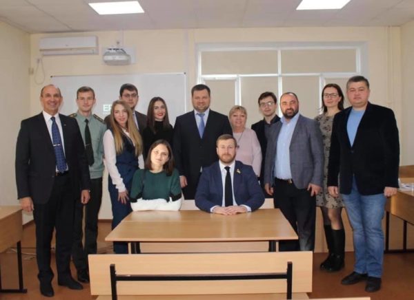 В Запорожье выбирали лучшего юного правоведа (ФОТО)