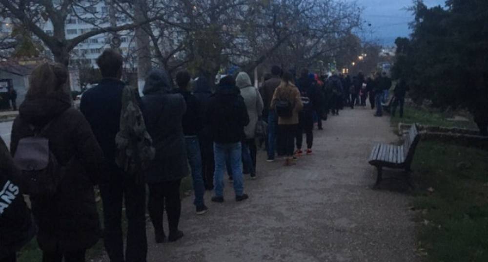Очереди на маршрутки в Запорожье продолжают бить рекорды (ФОТО)
