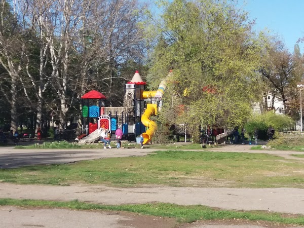 В Запорожье демонтируют Кремлёвский парк: кто и зачем, что будет на новом месте (ФОТО)