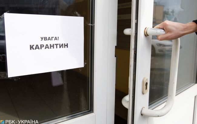 В запорожских аптеках и супермаркетах устанавливают защитные экраны (ФОТО)
