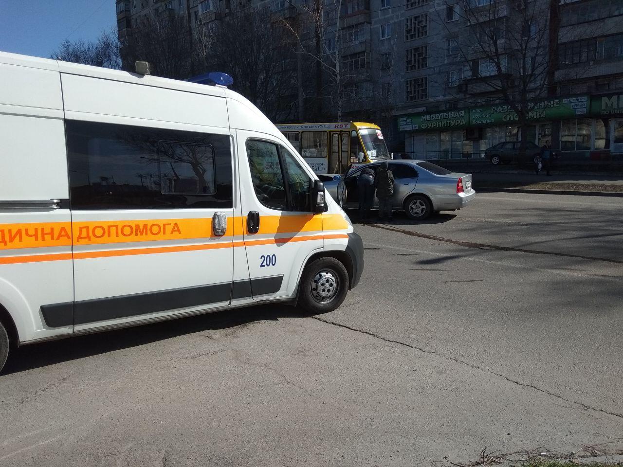 В центре Шевченковского района в Запорожье произошло ДТП: в одной из машин был ребёнок (ВИДЕО)