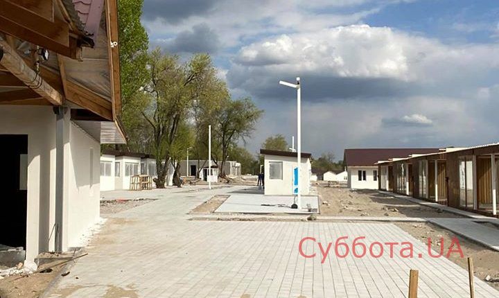 В Запорожье на Набережной возводят новый развлекательный центр (ФОТО)
