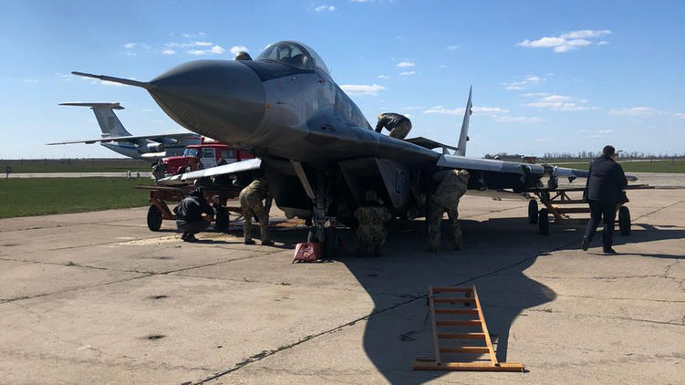 Всё пошло не по плану: в Запорожской области рухнул военный истребитель (ФОТО)