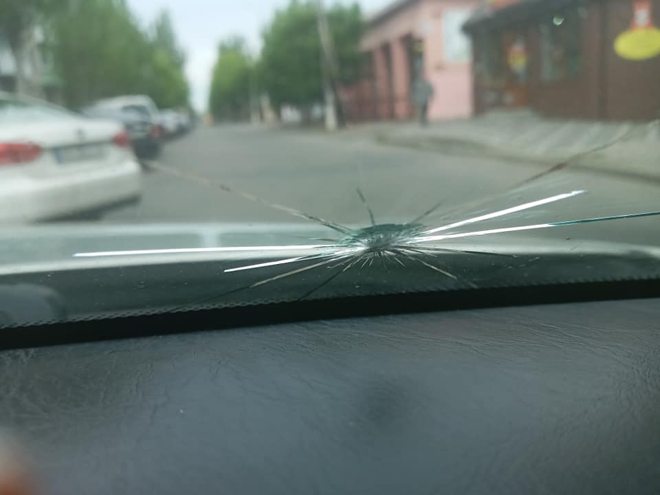 В Запорожской области неизвестный обстреливает проезжающие автомобили из "воздушки" (ФОТО)